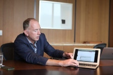 [스마트클라우드쇼] 영국식 영어로 무료 강의 들으세요