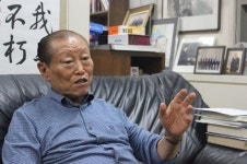 [금융원로에게 듣는다] 이용만 전 장관 "은행장, 내부 출신이 돼야"