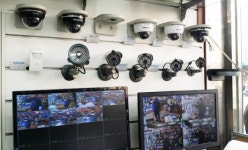 [르포] 어린이집 원장님은 화질 나쁜 B급 카메라를 찾죠…용산 전자상가 CCTV 골목 가봤더니