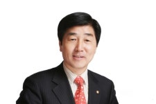 주한 대사 습격한 용의자 제압한 장윤석국회의원은 누구?