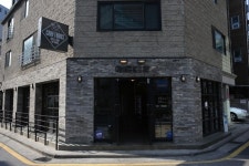 마녀가 건네도 마시게 되는 백설공주 맥주 맛보세요