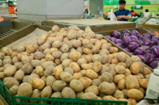 허니버터에 봄가뭄에 널렸던 감자가 금자 됐다