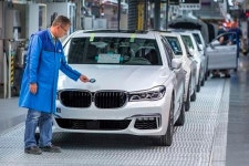 [설성인의 테크리뷰] BMW 독일 딩골핑 공장이 주는 교훈