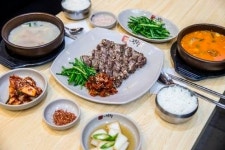 수육 국밥의 고급화 선언 <더진국>, 창업아이템의 새 바람을 불어넣다
