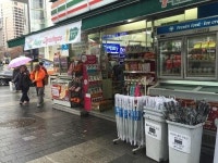 함박눈아 반갑다...우산·캔커피 편의점 겨울 상품 불티