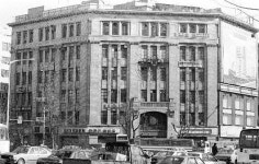 [서울 빌딩 스토리]⑨ 한국 최초 백화점 터에 지어진 종로 최고층 종로타워…발 아래 야경 펼쳐지는 연인의 빌딩