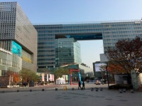 상암동 DMC 월매출 1억 가게도 여럿…임대료 상승은 복병