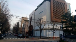 도산공원 명품브랜드 빌딩 600억대 매각 소문에 업계 술렁