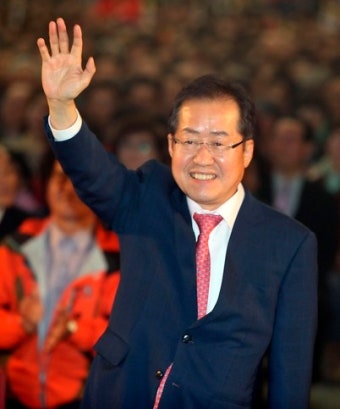 洪, 섀도캐비닛 일부 공개 