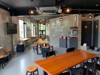 [비즈 르포] 편의점에 루프탑이?...남산 밑자락 건물 통째로 쓰는 위드미 가보니