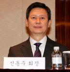 신동주, 롯데쇼핑·칠성·푸드·제과 주식 대부분 매각키로…경영권 포기는 아냐(종합)