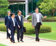 온양 찾은 이재용... 비상경영회의 후 본격 현장경영 행보