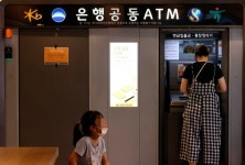 6년째 줄어드는 은행 ATM… 그나마도 수도권에 절반 집중