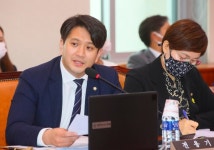 91년생 與 전용기 