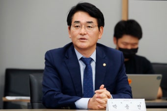秋아들 의혹 사과한 박용진에 몰려간 친문들…