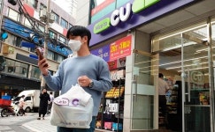 도보 배달 뛰어든 CU, 달아오른 편의점 배달 전쟁