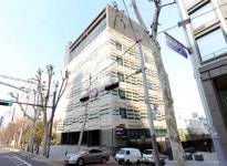 카카오, 아이유 소속사 있던 논현동 사옥 매각… 105억 차익