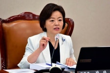 초역세권 래미안 신축 살면서…與진선미 아파트 환상 버려라. 임대주택도 방 3개