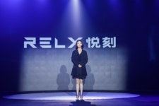 [중국 창업 부자] 3년 만에 전자담배 시장 평정한 30대 여성