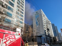 전북 군산 아파트 7층서 화재… 14명 부상·52명 대피