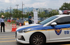 경찰 “자영업자 차량 시위는 불법...엄정 대처할 것”