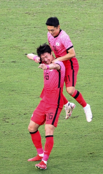 ‘황의조 멀티골’ 폭발… 한국, 온두라스에 3-0 리드 전반 마감