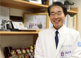 [명의를 찾아서] 한호성 분당서울대병원 교수 “복강경 간절제술, 10년전 미쳤다고 했다… 도전이 혁신 만들어”