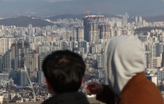 ‘집값 잡히기 시작했다’는 靑 “서울 모든 구가 하락 국면”(종합)