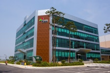 닭고기 업체 참프레 “화물연대, 불법 집단 운송 거부 계속하면 법적 대응”