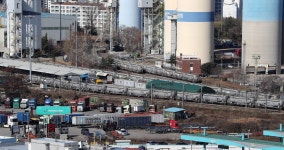 물가 5%로 내려왔지만 안심하긴 이르다…한파·병해 극성이던 작년 ‘기저효과’