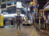 [르포] “저녁 8시 넘으면 인파 몰려요”… 공실률 0%로 떨어진 압구정로데오 가보니