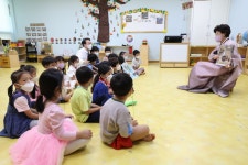 유치원·어린이집, 2025년 통합… 0~11세 ‘국가 책임’ 교육·돌봄 완성