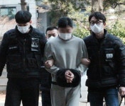 “술 취해 기억 안 나”… 구속 송치된 ‘현대시장 방화’ 40대