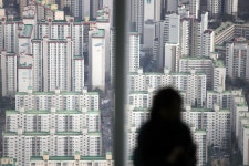 1년새 전국 아파트값 17% 떨어져… 인천·노원·도봉은 20% 이상 하락
