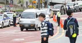 與 드라이브 거는 ‘음주운전 시동잠금장치’…해외에서는?