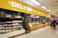 “수익성 뚝” 이마트, 직접 조리 대신 센트럴키친 늘린다... ‘비용절감 카드’