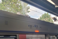 지하철 1호선 신길역 전동차 스파크 튀어…승객 대피