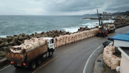 ‘카눈’ 서귀포 240㎞ 접근…세력 강해지며 올라와 내일 아침 상륙