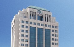 [특징주] 유한양행, 실적 개선 전망에 3%대 상승