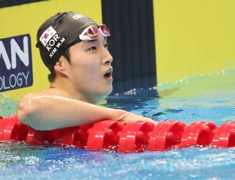 김우민, 남자 자유형 1500ｍ 은메달…개인 최고기록 갱신