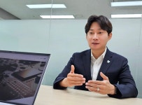 [K의료기기 프론티어] “우울증서 효과 본 전자약, 조현병 치료하고 치매도 고칠 것”