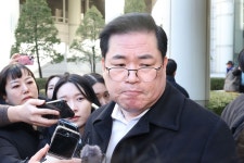 法, 김용 불법 정치자금 혐의 인정…檢, ‘이재명 수사’ 속도 낼 듯
