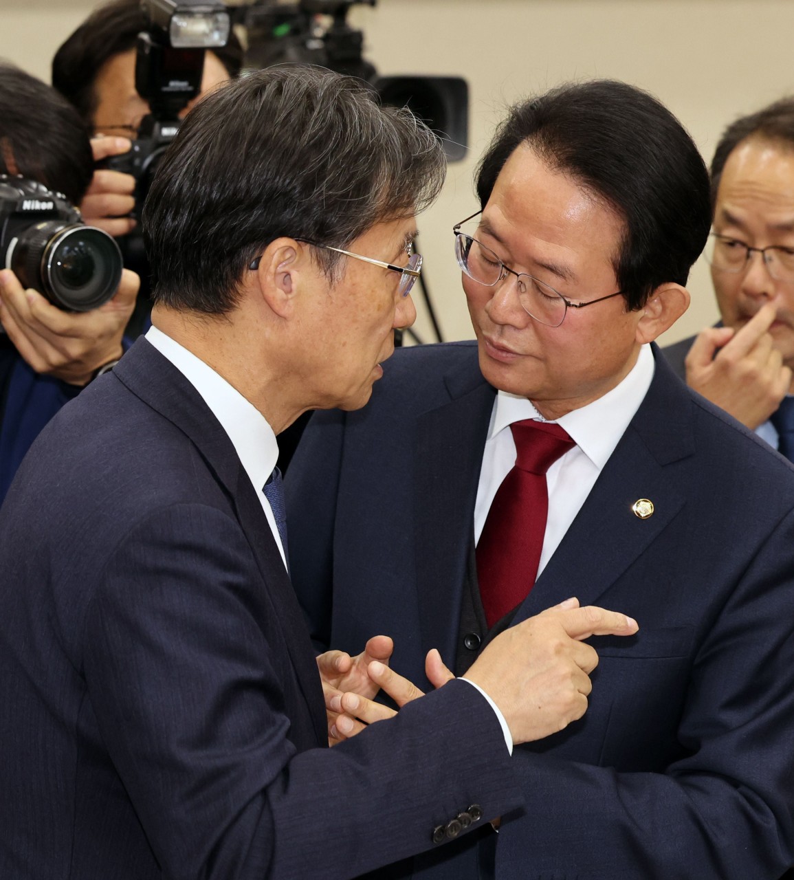 더불어민주당, 세제 개편안에 대한 우려와 걱정 수반한 결정 논의 중