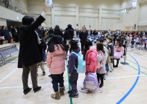 초등학교 입학하는 아이, 사회성 키우고 불안감 낮추려면 ‘이렇게’