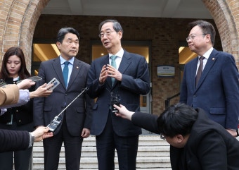 서울대병원 찾은 韓총리 “의료계와 대화 계속 이어갈 것”(종합)