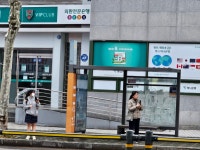 [르포] 텅 빈 버스정류장…새벽 파업에 발 묶인 시민들, 택시 쟁탈전