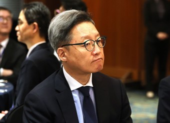 ‘갑질 의혹’ 정재호 주중대사, 보도 이후 대사관 출입 제한 통보 논란