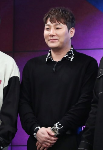 윤민수, 18년 만에 이혼… “최선 다했지만 힘들어”