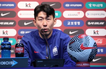 ‘축구 대표팀 주장’ 손흥민 “대표팀 감독 선임, 시간 걸릴 수밖에”