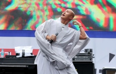 뉴진스님, 삼성전자 노조 행사서도 “부처 핸섬”